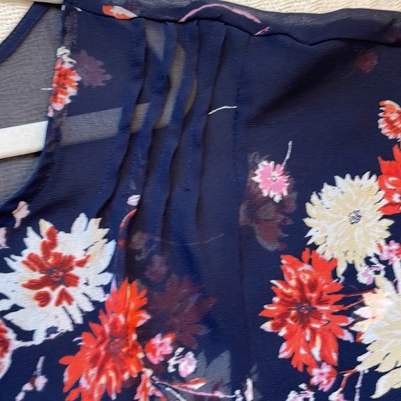 Torrid Floral Chiffon Blouse Sheer Layer Top Size 2 Navy/Red Button SS V Neck - Picture 5 of 7